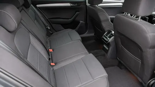 SKODA Superb -