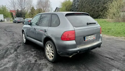 PORSCHE Cayenne -