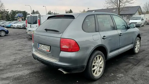 PORSCHE Cayenne -