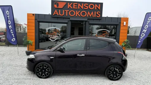 LANCIA Ypsilon -