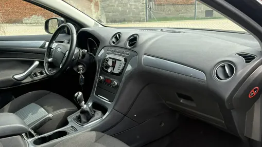 FORD Mondeo -