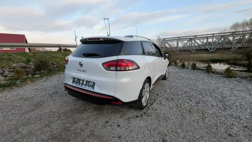 RENAULT Clio -
