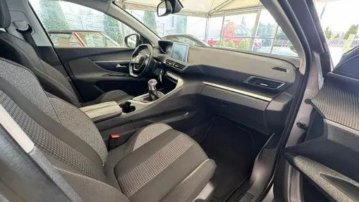 PEUGEOT 3008 -