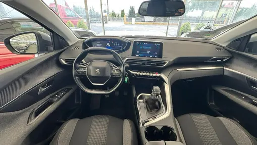 PEUGEOT 3008 -