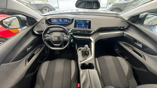 PEUGEOT 3008 -