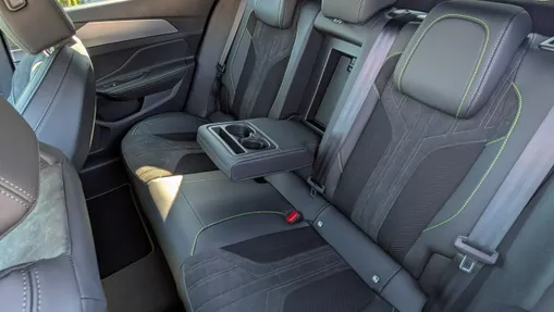 PEUGEOT 408 -