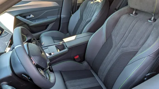 PEUGEOT 408 -
