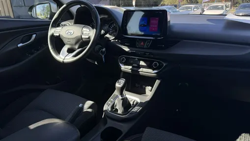 HYUNDAI i30 -