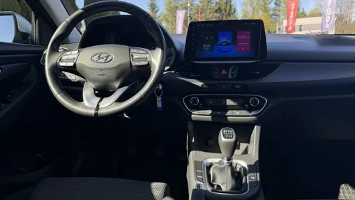 HYUNDAI i30 -