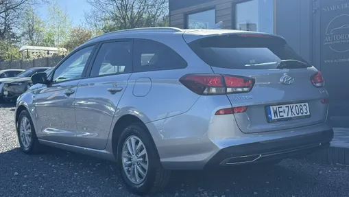 HYUNDAI i30 -