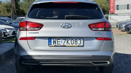 HYUNDAI i30 -