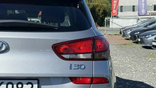 HYUNDAI i30 -