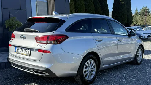 HYUNDAI i30 -