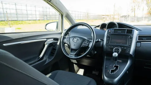 TOYOTA Verso -