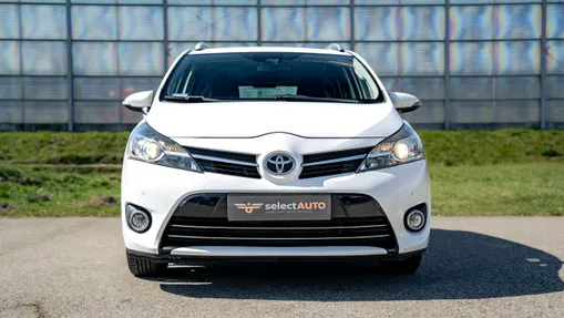 TOYOTA Verso -