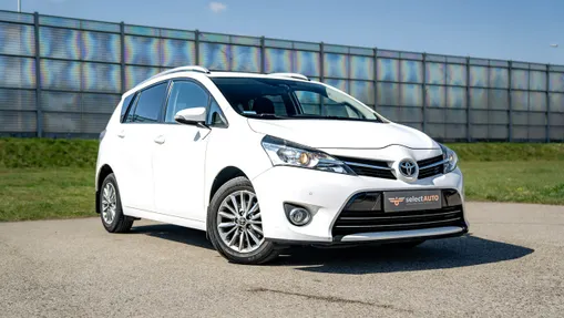 TOYOTA Verso -
