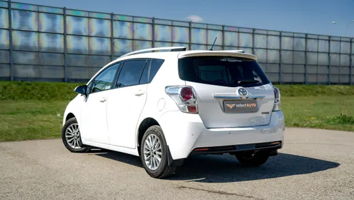 TOYOTA Verso -