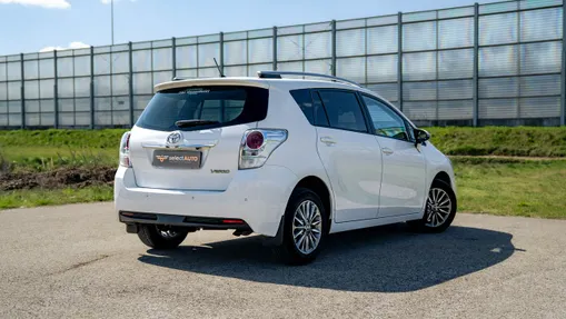 TOYOTA Verso -
