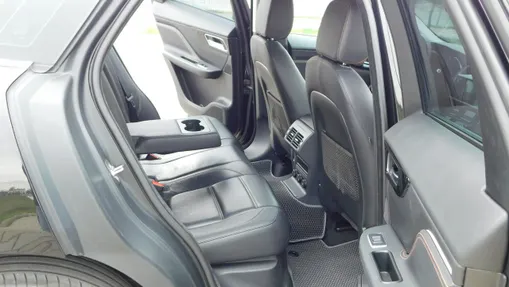 JAGUAR F-Pace -