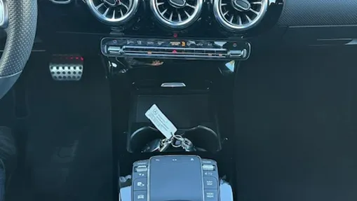MERCEDES-BENZ CLA -