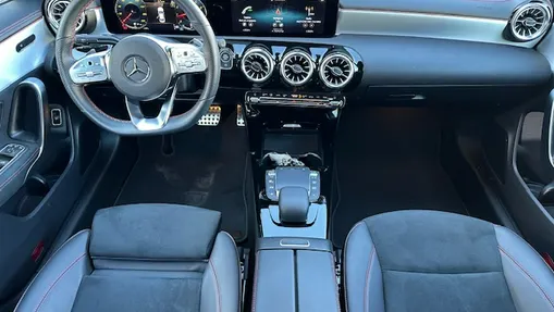 MERCEDES-BENZ CLA -