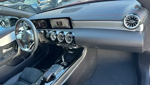 MERCEDES-BENZ CLA -