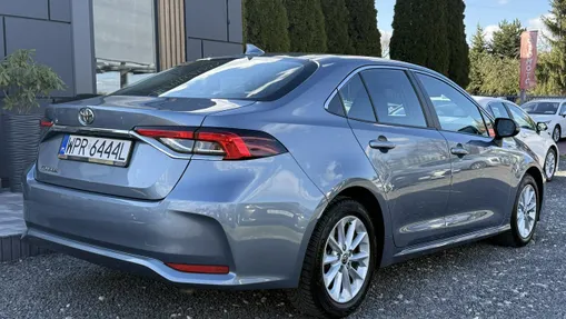 TOYOTA Corolla -