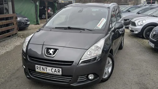 PEUGEOT 5008 -