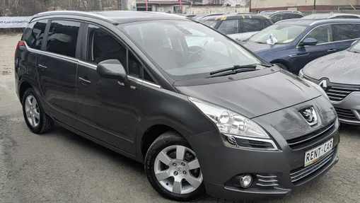 PEUGEOT 5008 -