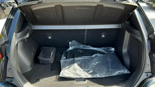 HYUNDAI Kona -