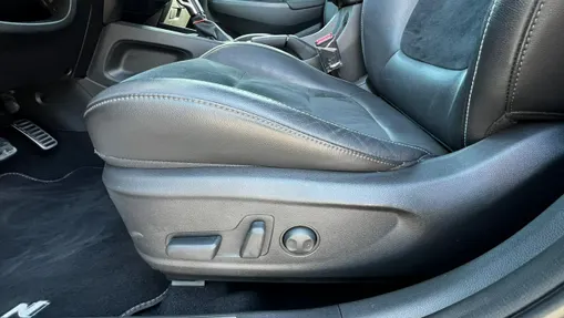 HYUNDAI Kona -
