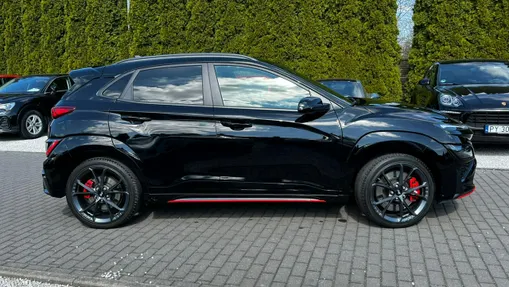 HYUNDAI Kona -
