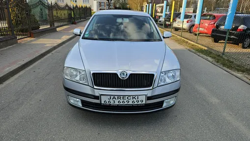 SKODA Octavia -