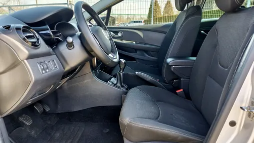 RENAULT Clio -