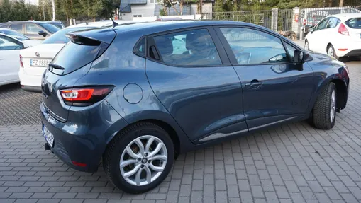 RENAULT Clio -