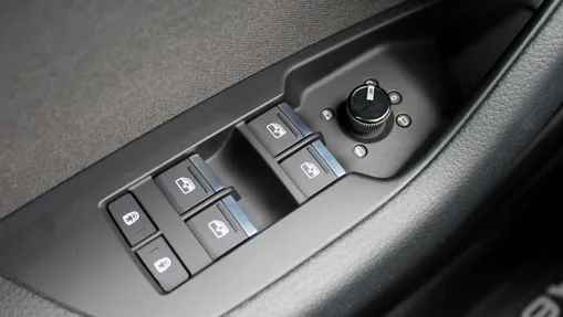 AUDI A6 -