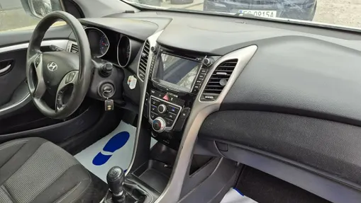 HYUNDAI i30 -