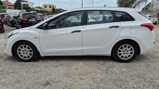 HYUNDAI i30 -