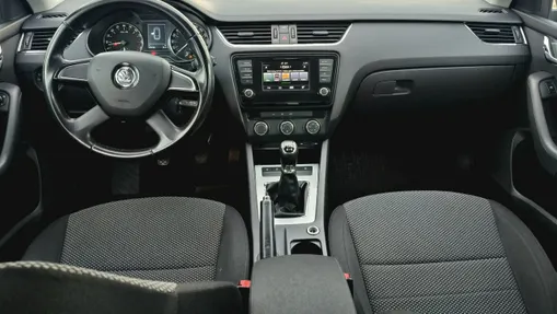 SKODA Octavia -