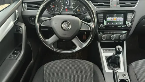 SKODA Octavia -