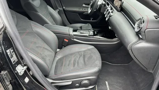 MERCEDES-BENZ CLA -