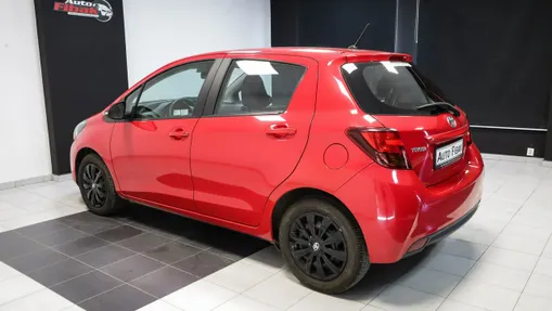 TOYOTA Yaris -