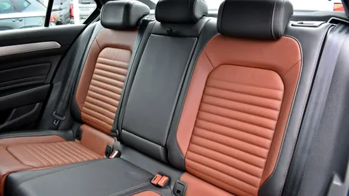 VOLKSWAGEN Passat -