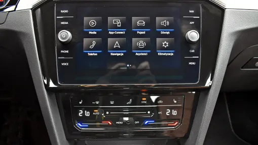 VOLKSWAGEN Passat -