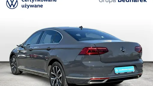 VOLKSWAGEN Passat -