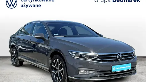 VOLKSWAGEN Passat -