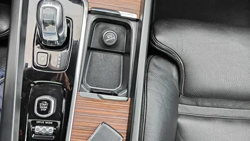 VOLVO XC60 -