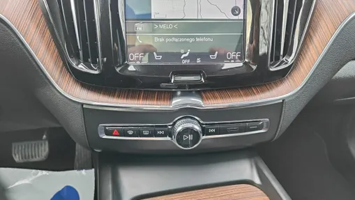 VOLVO XC60 -