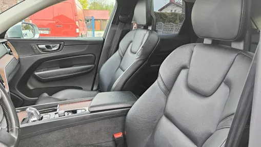 VOLVO XC60 -