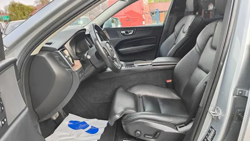 VOLVO XC60 -